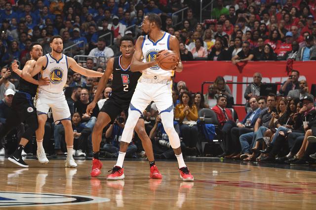 波神复出20分东契奇30+10 绿军大胜独行侠1-0